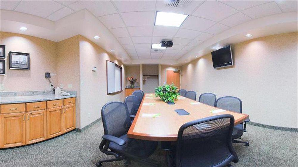 Holiday Inn Express & Suites Cheney By Ihg Zewnętrze zdjęcie