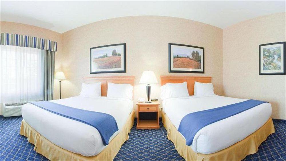 Holiday Inn Express & Suites Cheney By Ihg Zewnętrze zdjęcie