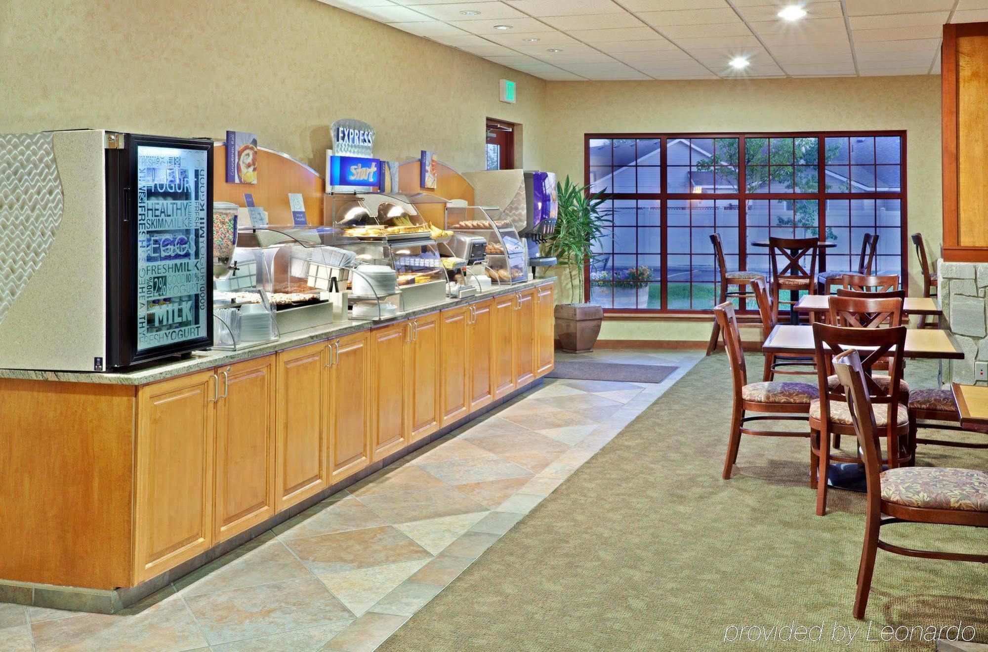 Holiday Inn Express & Suites Cheney By Ihg Zewnętrze zdjęcie