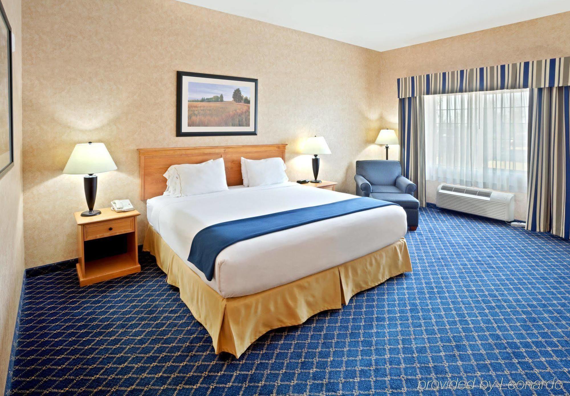 Holiday Inn Express & Suites Cheney By Ihg Zewnętrze zdjęcie